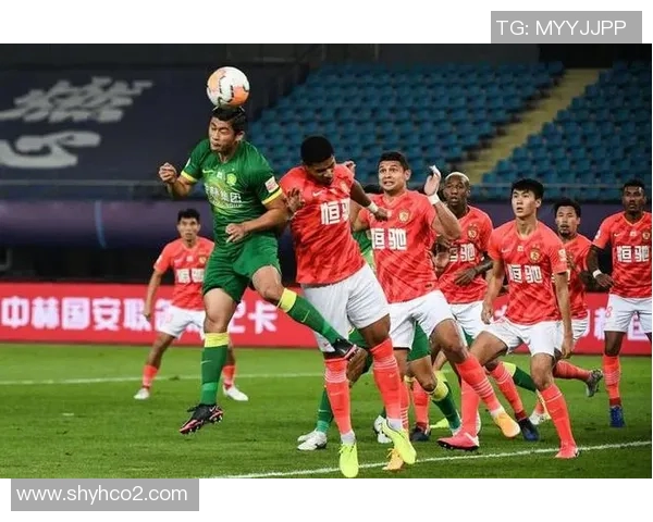 西安足球队灵活性引发热议球迷对战术调整的不同看法